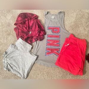 VS PINK 4 pc  W/ BLING BUNDLE
ALL PIECES WILL FIT A MEDIUM